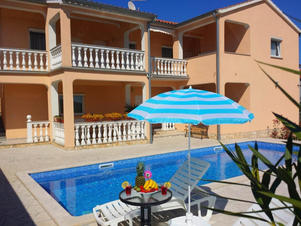Haus Delphin Apartment Porec Ngoại thất bức ảnh