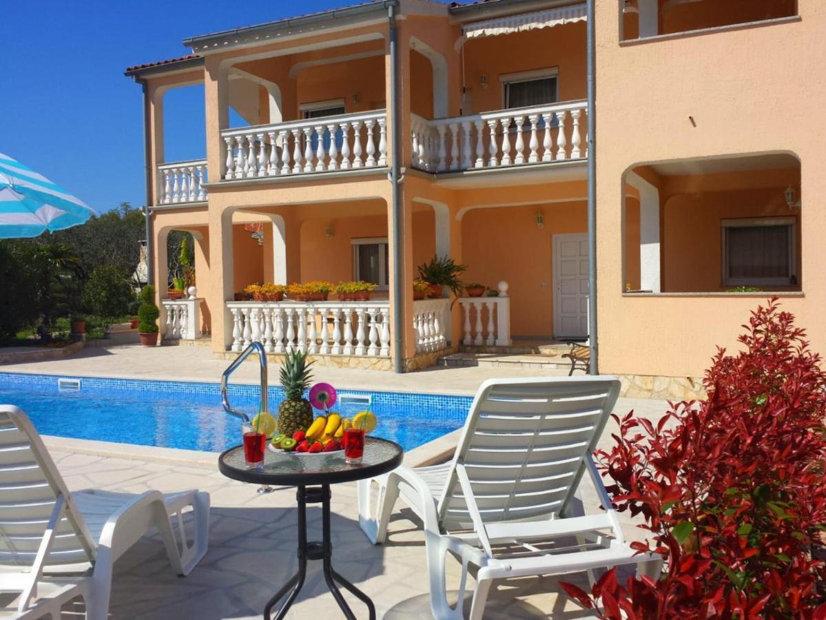 Haus Delphin Apartment Porec Ngoại thất bức ảnh