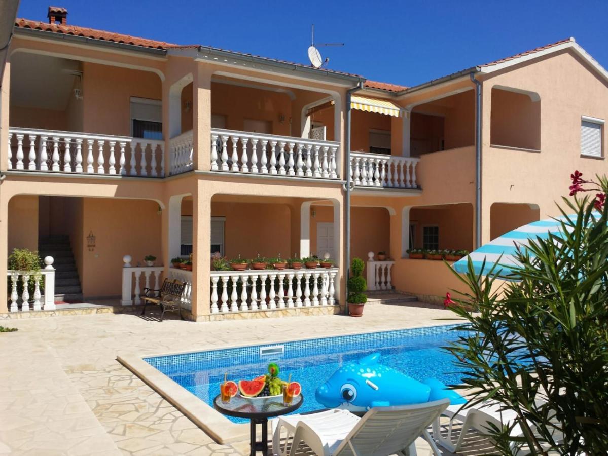 Haus Delphin Apartment Porec Ngoại thất bức ảnh