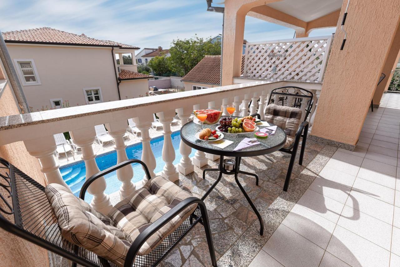 Haus Delphin Apartment Porec Ngoại thất bức ảnh