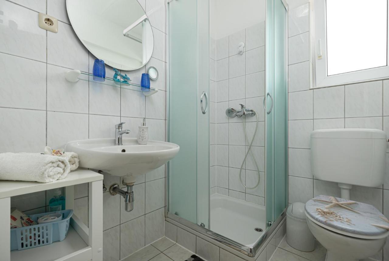 Haus Delphin Apartment Porec Ngoại thất bức ảnh
