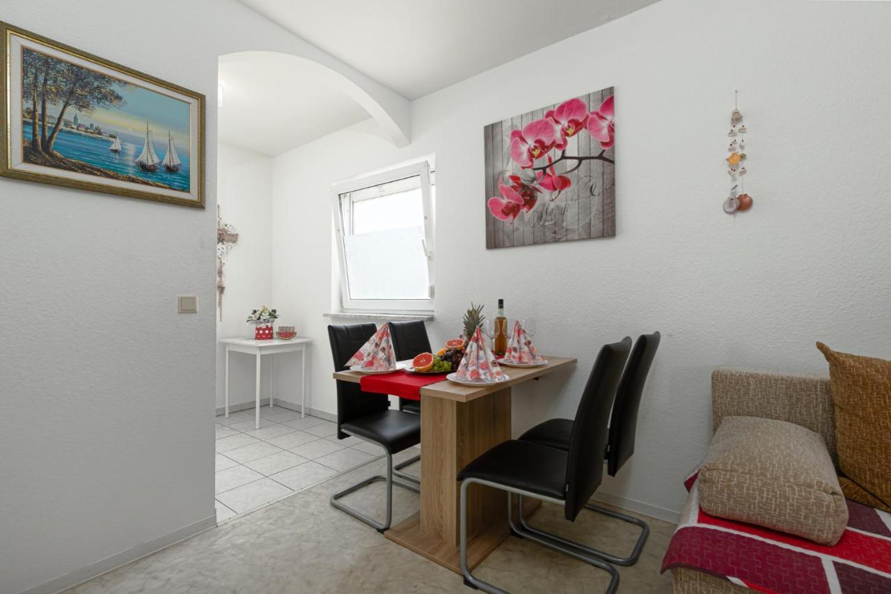 Haus Delphin Apartment Porec Ngoại thất bức ảnh
