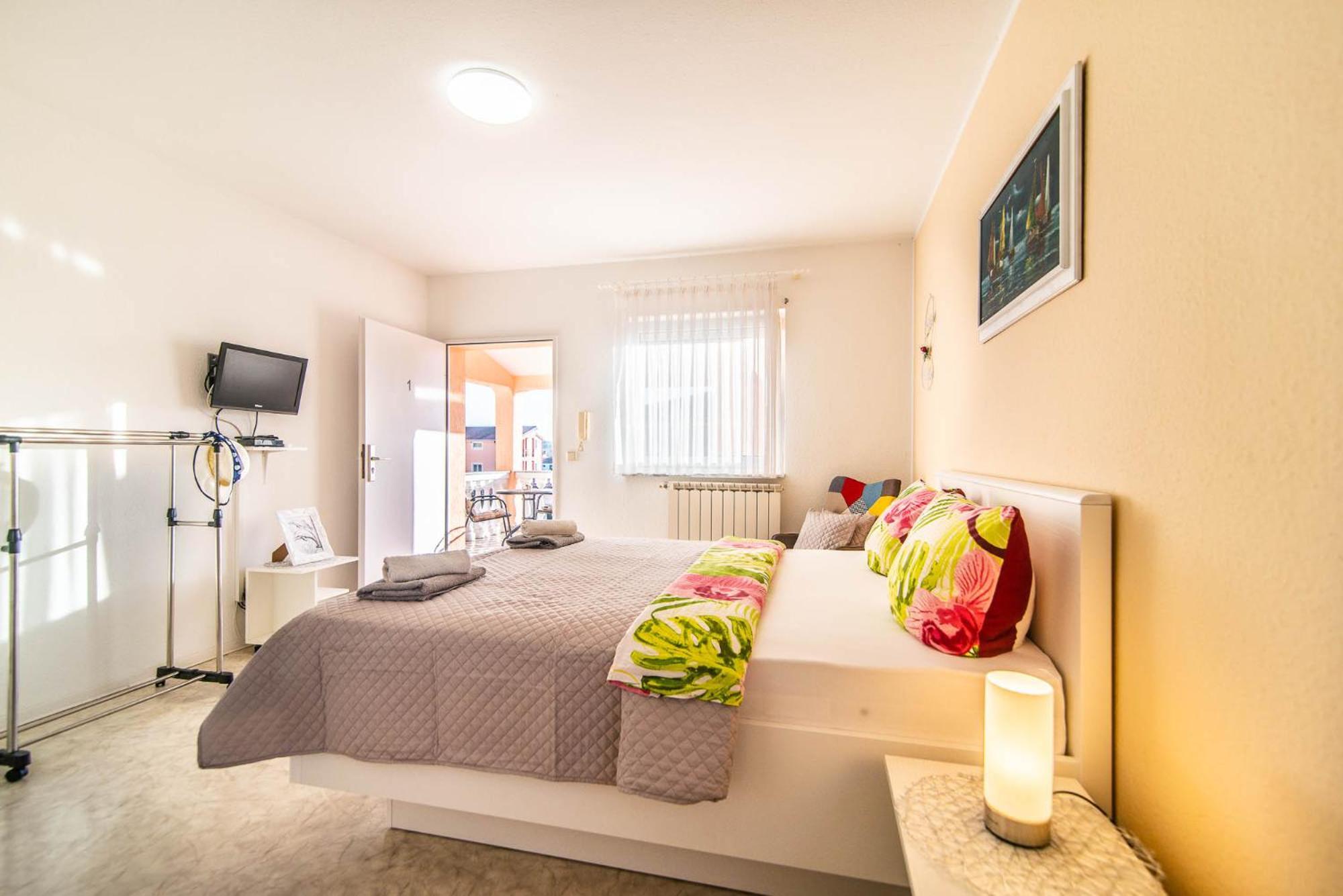 Haus Delphin Apartment Porec Ngoại thất bức ảnh