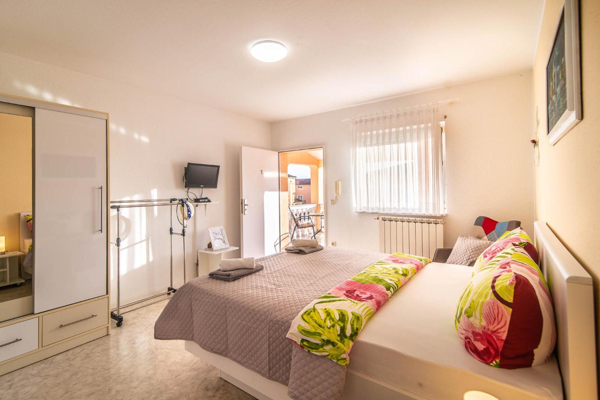 Haus Delphin Apartment Porec Ngoại thất bức ảnh